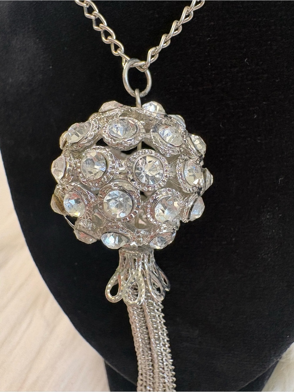(194)Vintage Style Crystal Ball Tassel Pendant Necklace - Silver